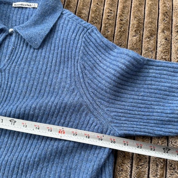 🎉5 for $45🎉 Abercrombie fitch cardigan sweater women size L blue - Picture 8 of 10
